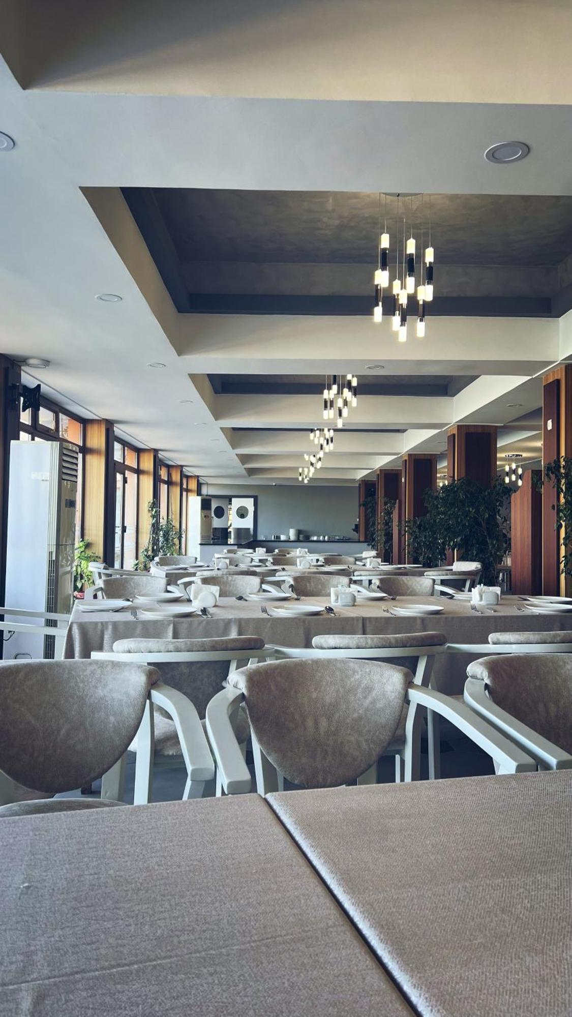 Avenue Park Hotel Yusufkhona Exteriör bild